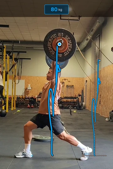 El mismo atleta e instante, con la trayectoria azul de los discos, su gráfico lateral y el indicador de 80 kg de SightPRESS.